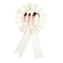 Insigne d'anniversaire en or rose sur rosette blanche
